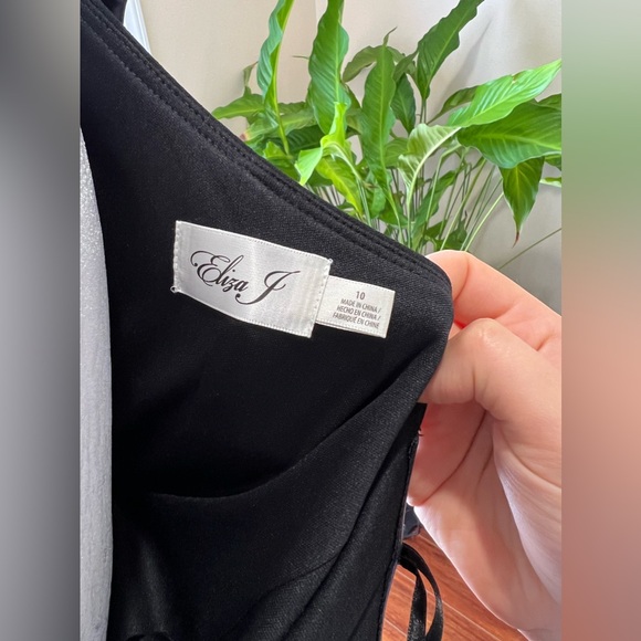 Eliza J Bow Trim One-Shoulder Gown - Size 10 - Picture 7 of 8